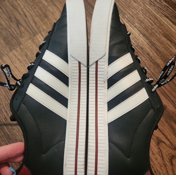 Adidas Black and White Men's Sneakers with Red Accents - Picture 7 of 7